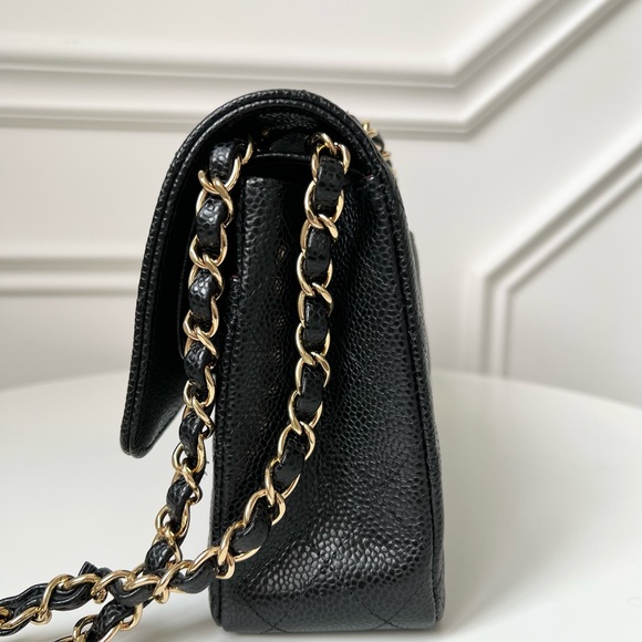 —SOLD—CHANEL M CLASSIC CAVIAR DOUBLE FLAP - Picture 2 of 8